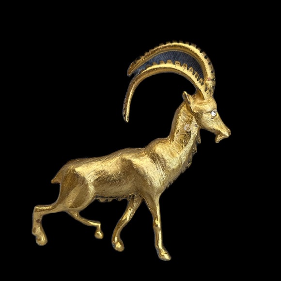Jewelry - 1940’s art deco ram brooch
